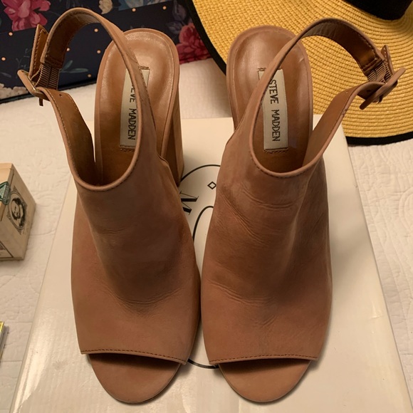 Steve Madden Callvin Camel PeepToe 3.5” Heel Sz 10 - Picture 3 of 7